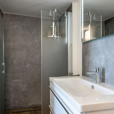 Haus Am Huegel Apartment